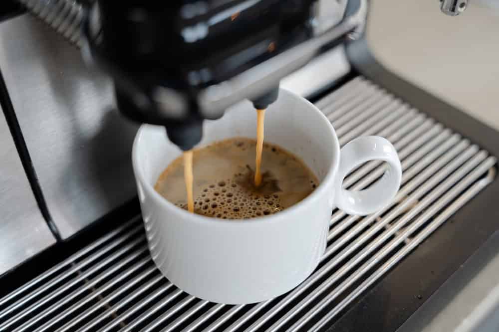 Calculating coffee cost per cup helps businesses see a clear overview of their expenses.